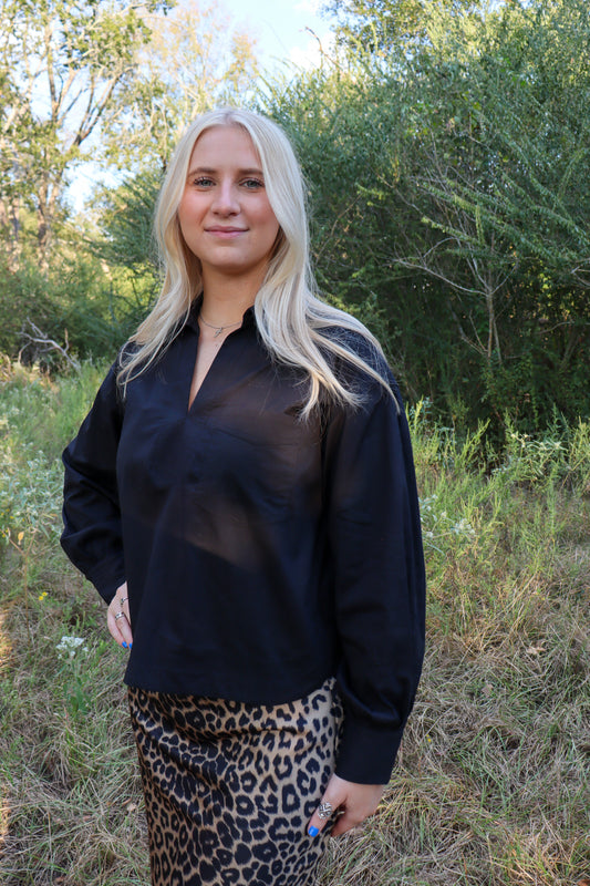 Rounded Edge Collared Top